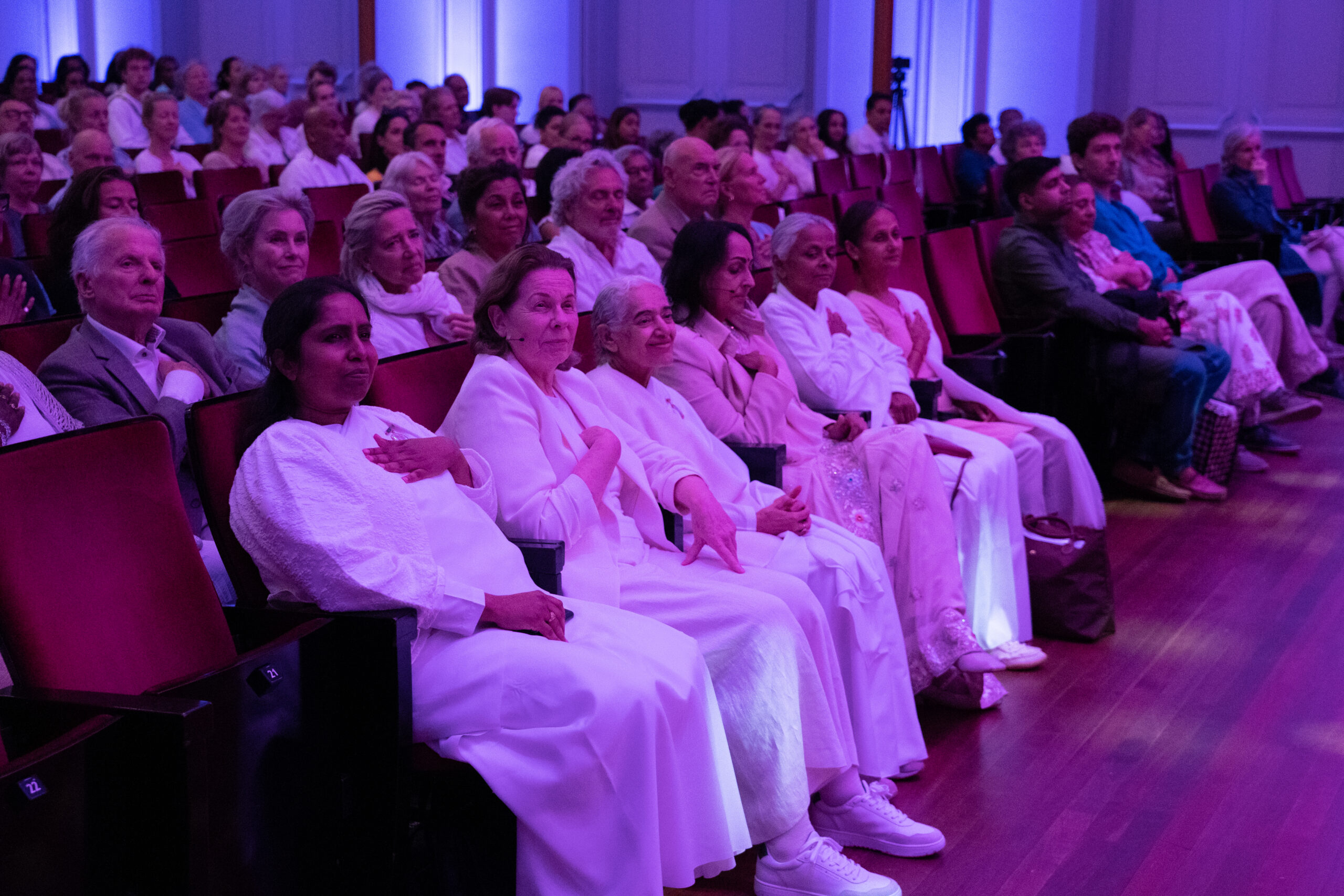 URI leden bij grote viering Brahma Kumaris